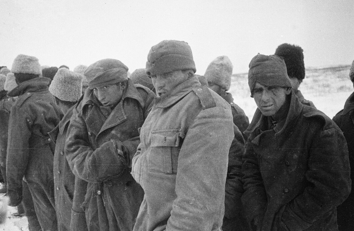 Плен 42. Плен паулюса сталинградская битва. Военнопленные красноармейцы 1941. Всу в красном лимане. Сталинградская битва немцы плен.