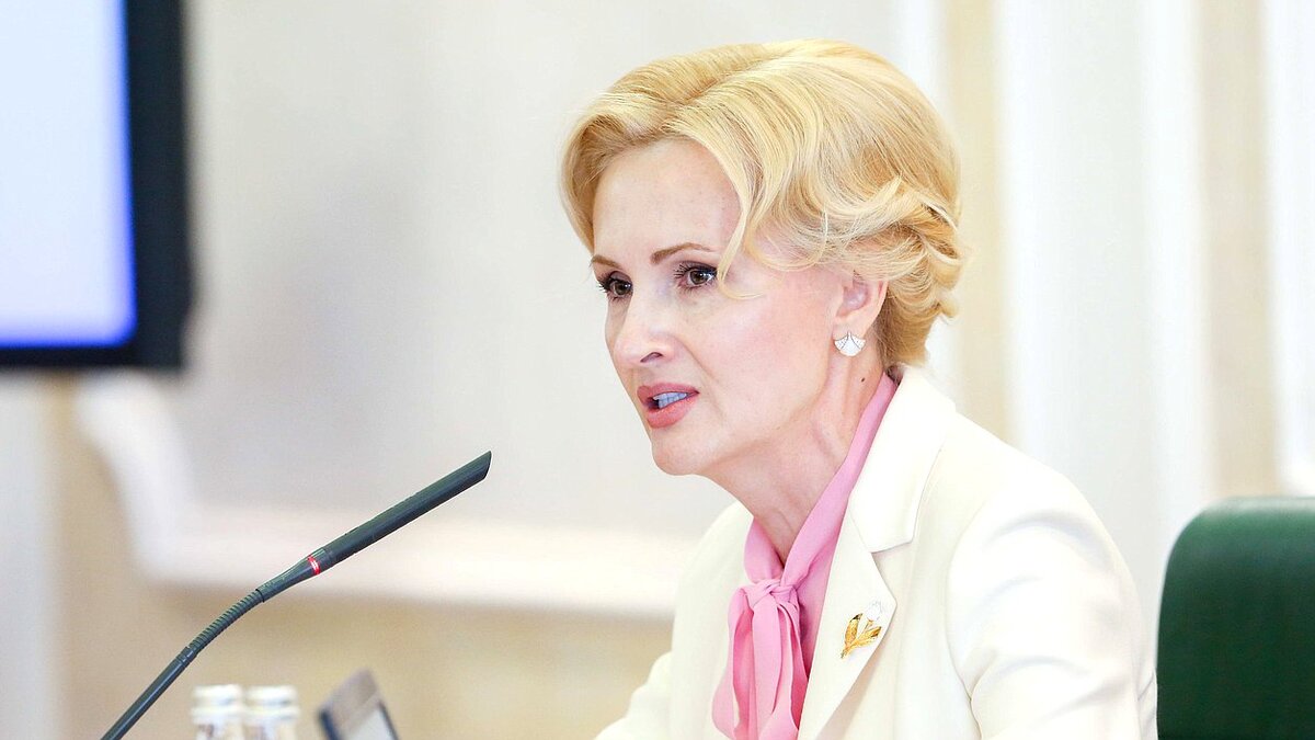 В РФ принят закон о запрете на возмещение расходов, связанных с утилизацией или уничтожением не проданных продовольственных товаров для торговых сетей и для хозяйствующих субъектов, осуществляющих их поставки в торговые сети. 