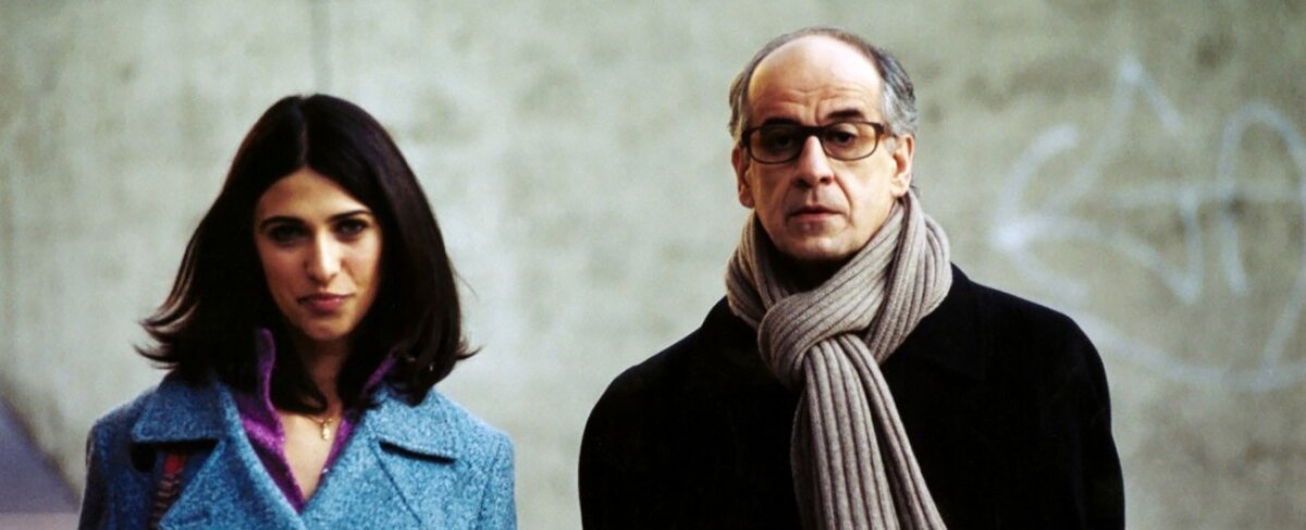 Тони Сервилло - столп итальянского кино. Он играет роли противоречивых главных героев, которые и не плохие, и не хорошие - они люди, которых можно встретить в жизни. 