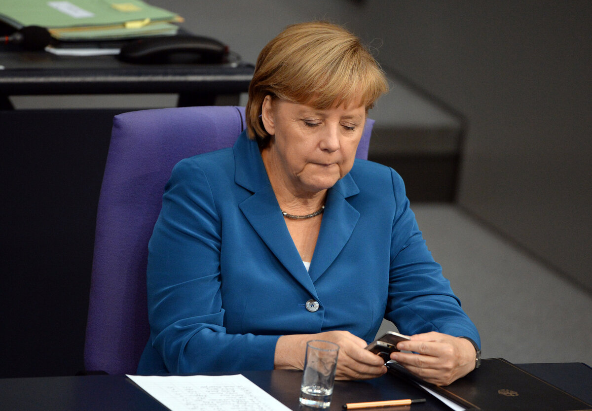 Можете и любимую бабулю попросить.