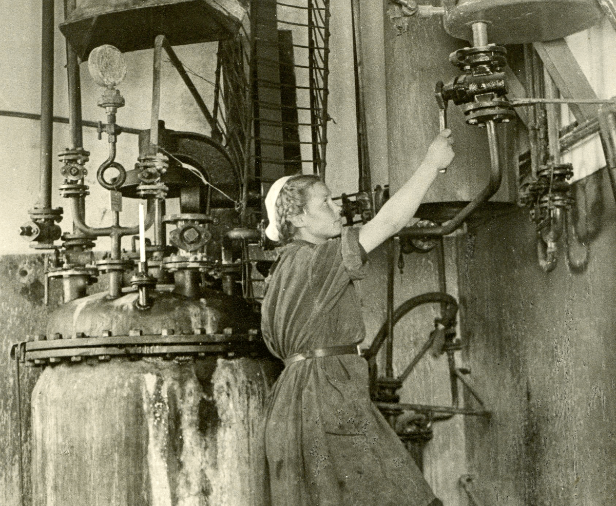 Аппаратчица на "Акрихине"