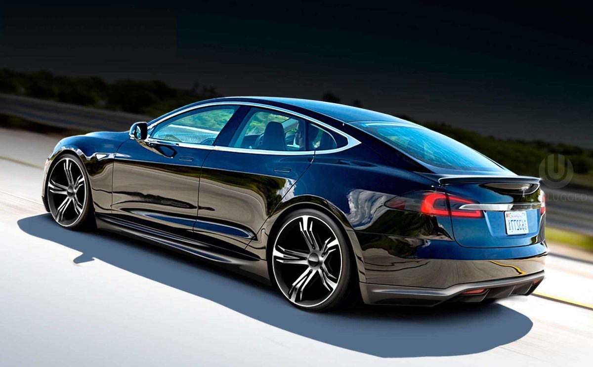 Привет, я Tesla S со средним ценником в 10 000 000 рублей. И теперь на меня нет налога, представляешь? Граждане, не толкайтесь, конец очереди за углом на улице, хватит всем! (фото: nikitayar.ru)