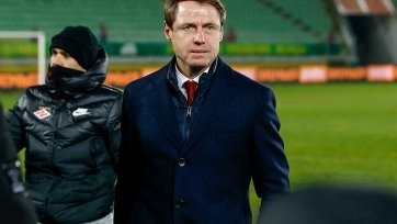 Фото: spartak.comМосковская команда в этом матче в Испании проиграла хозяевам поля со счетом 0:2. Главный тренер «Спартака» посетовал на то, что в первые минуты было много ошибок, потому и пропустили быстрый мяч.
