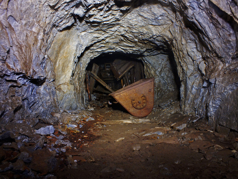 бакальские карьеры бакал. рудник сады. рудник сады. квершлаг штольня штрек. гезенк квершлаг штрек штольня.