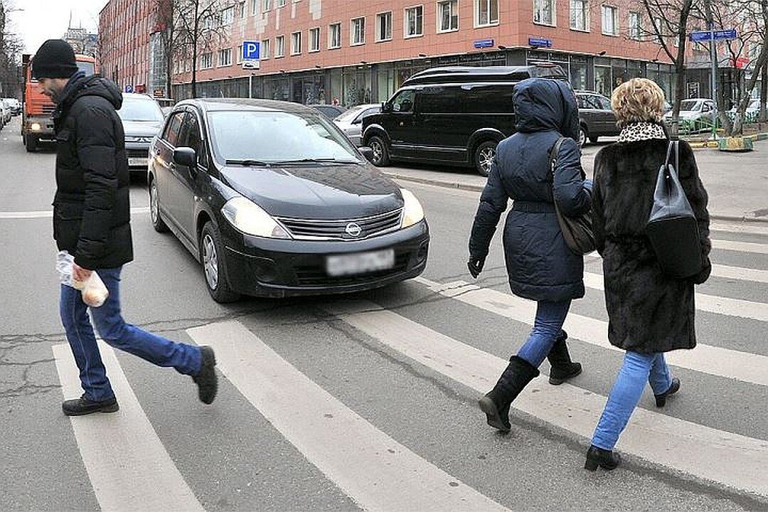 Пропустить переехать