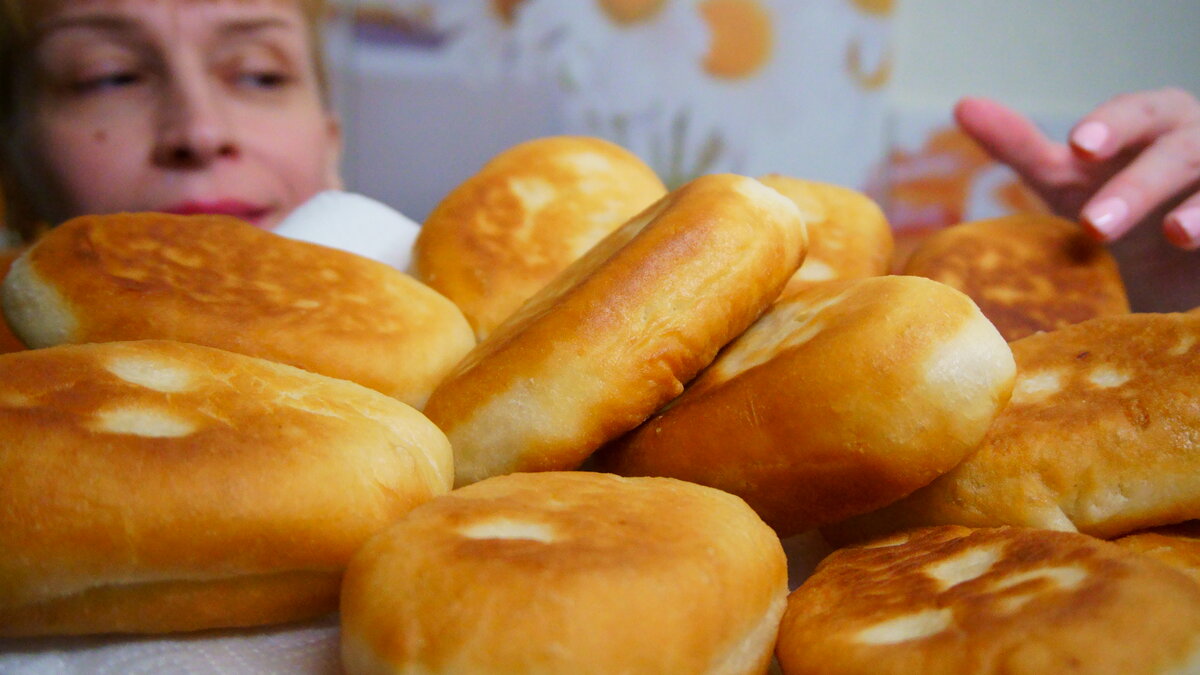 Пирожки с капустой на сковороде