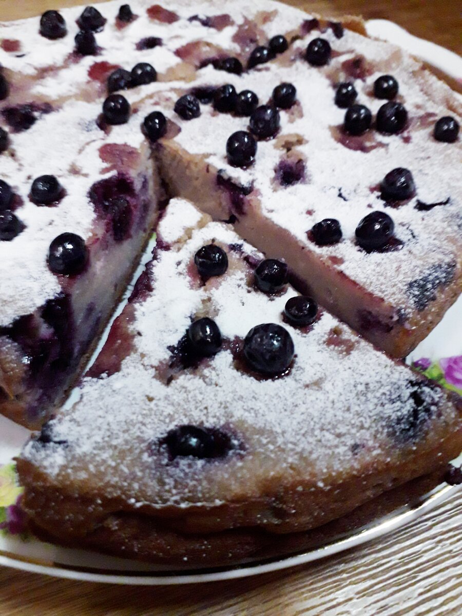 Пирог с черникой и творогом