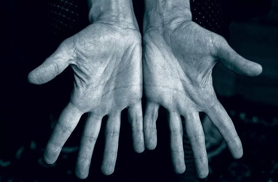Легендарные руки. Ладони известных людей. Рука. Руки известных людей хиромантия. Выразительные руки.