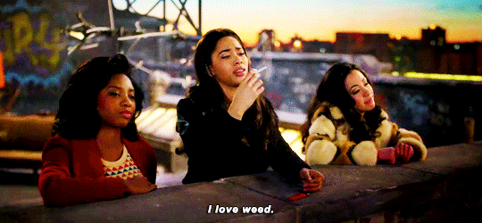 Развратил девчонку шоу-бизнес! 