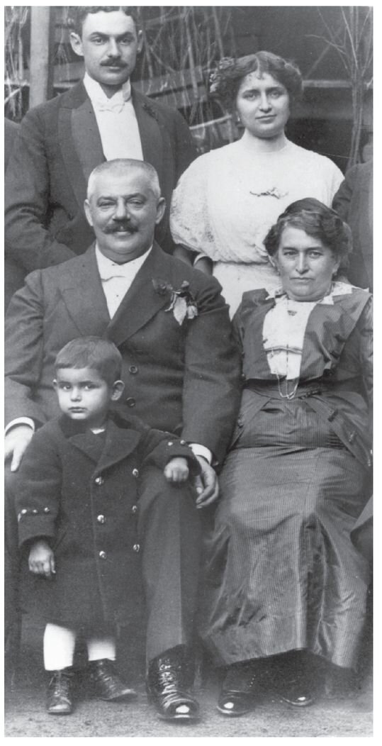 Кафка с семьей