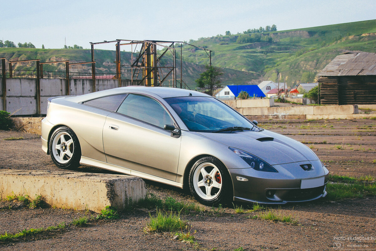 Toyota Celica 1998 со складными фарами