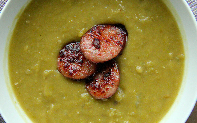 Гороховый суп с колбасой в мультиварке - пошаговый рецепт с фото на 4печника.рф