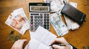 По общим правилам период владения машиной начинается с момента постановки транспортного средства на учет, а заканчивается числом внесения информации в Госреестр о передаче права имущества новому владельцу.