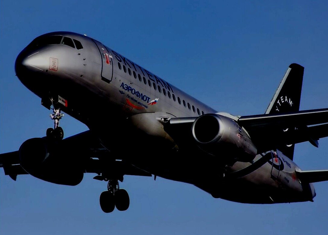 Ближнемагистральный самолёт SSJ-100