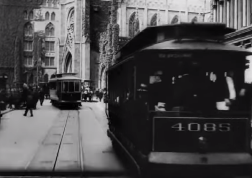 Для многих не секрет, что трамваи уже были в 1800-х годах, однако, судя по кадрам тех времен, не ясно, что приводило их в движение. Были трамваи, которые ездили на пару.-2