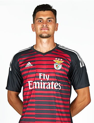 Российский перспективный вратарь лиссабонской "Бенфики" Иван Злобин. 