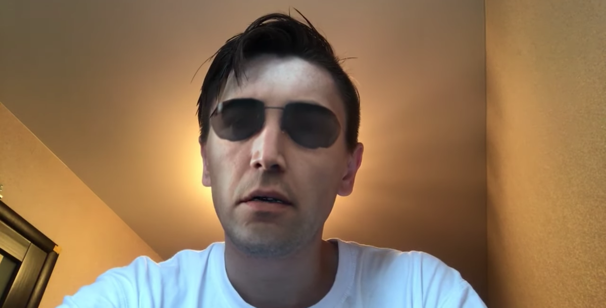 Киану Ривз говорит по-русски.