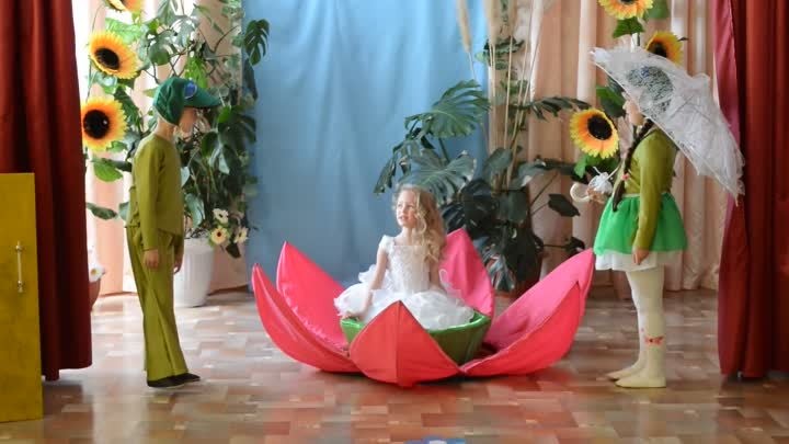 Детский спектакль "Дюймовочка". Фото из открытого источника