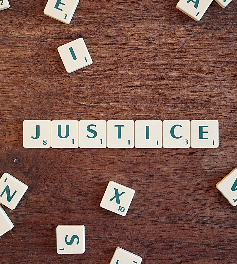 https://pixabay.com/photos/justice-right-legal-lawyer-word-2755765/