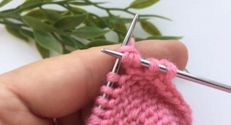 и провязываем. Получилась 1лиц. с тремя витками