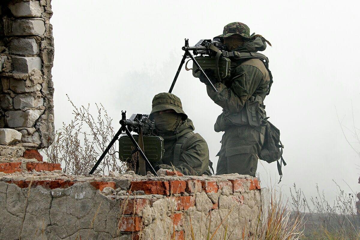 На фото из сети: Универсальные солдаты России.