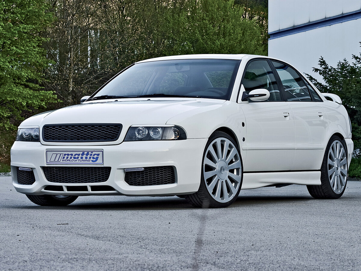 Audi 80, с 1995 года Audi A4, представляет собой семейство моделей среднего класса, выпускаемых под маркой Audi. Внутреннее обозначение автомобилей этой серии — «тип В»[1]. 
Audi 80 стал преемником серии Audi F103, модели которой — Audi 60, 75, 80 и Super 90— обозначались по числу лошадиных сил. Наименование Audi 80 стало использоваться для всего модельного ряда и в 1994 году было заменено на A4