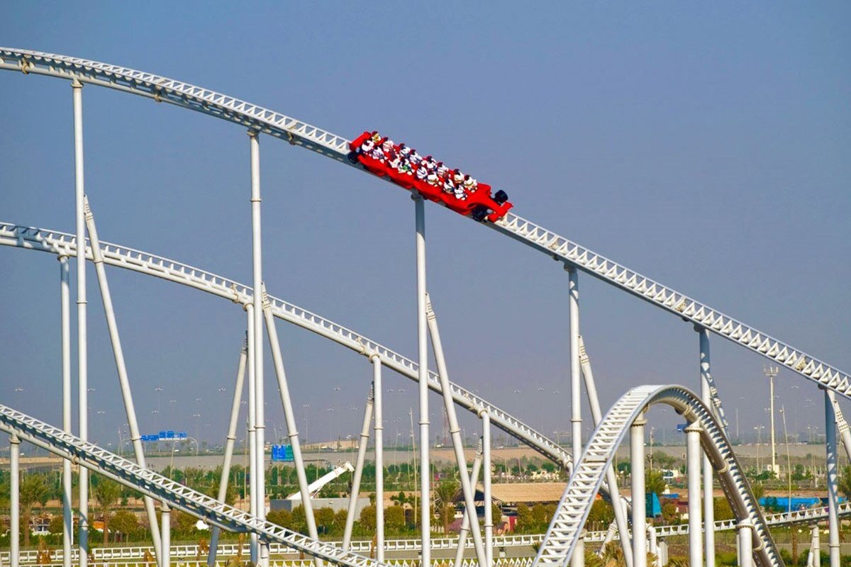 Огромные очереди Ferrari World. Почему ? | Скиталец Громов | Дзен