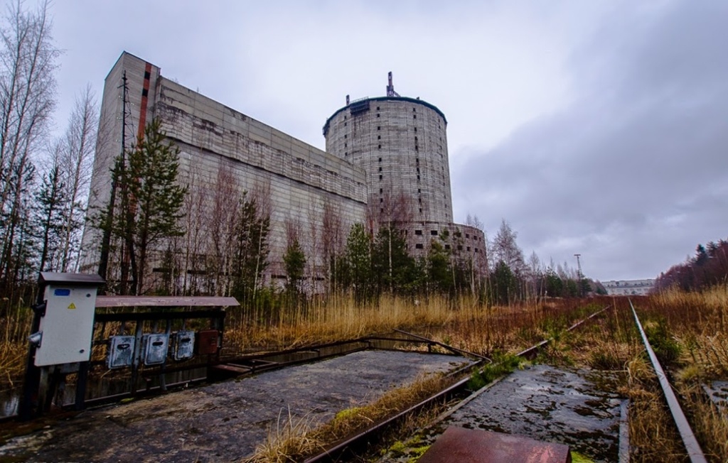 Недостроенная башня "Вертикаль" 