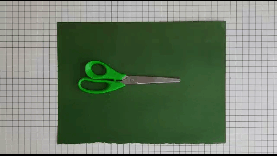 Для изготовления лягушки нужен квадрат, а наш лист прямоугольной формы. Чтобы получился квадрат необходимо выполнить следующие действия: 1. Положите перед собой лист цветной бумаги зеленого цвета.
2. Нижнюю сторону листа выровняй и совмести с боковой стороной листа.
3. Прогладь лист на месте сгиба.
4. Ножницами отрежь узкую полоску бумаги (как показано на видео).
Складываем квадрат пополам в двух направлениях: по горизонтали и по вертикали, далее углы нашего квадрата сгибаем к центру (как показано на видео).
Перевернем наш квадрат и загнем два верхних угла к центру. Снова перевернем нашу заготовку: загибаем боковые стороны к центру. Верхний уголок тоже загибаем вниз. Далее формируем глаза у лягушки (как показано на видео).