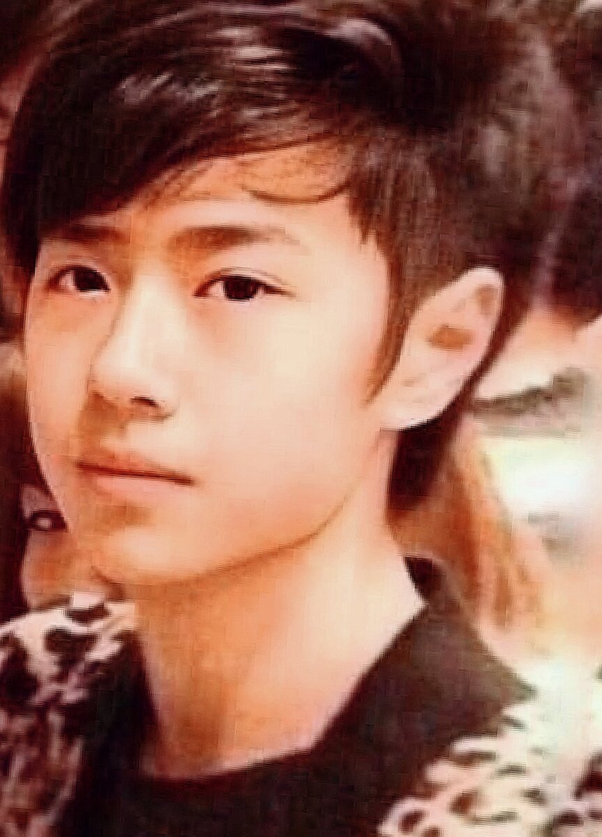 Ван Ибо в возрасте 13 лет