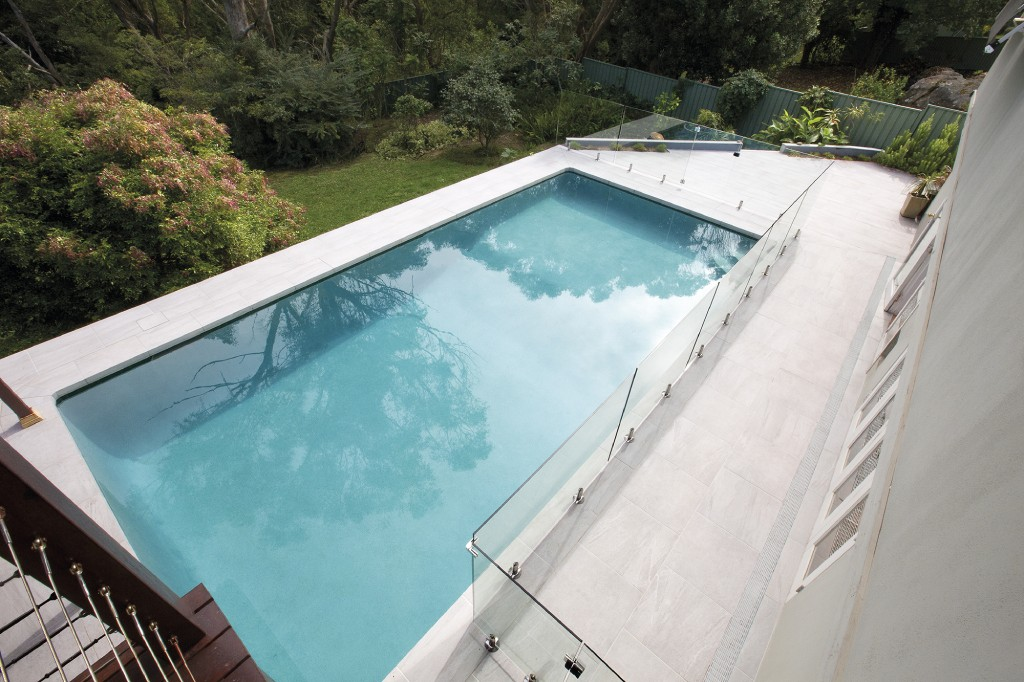 Оформление проектов бассейна для частного дома плиткой марки Rocersa