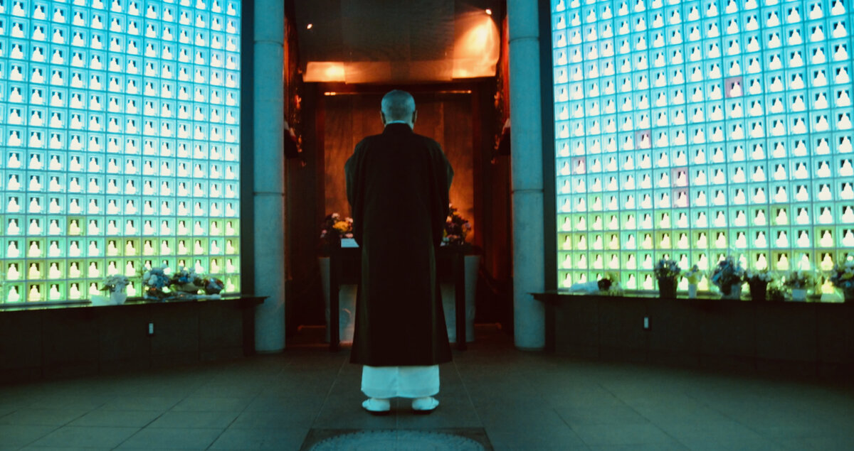 В комплексе Руриден строго придерживаются ритуала, но форма захоронений другая