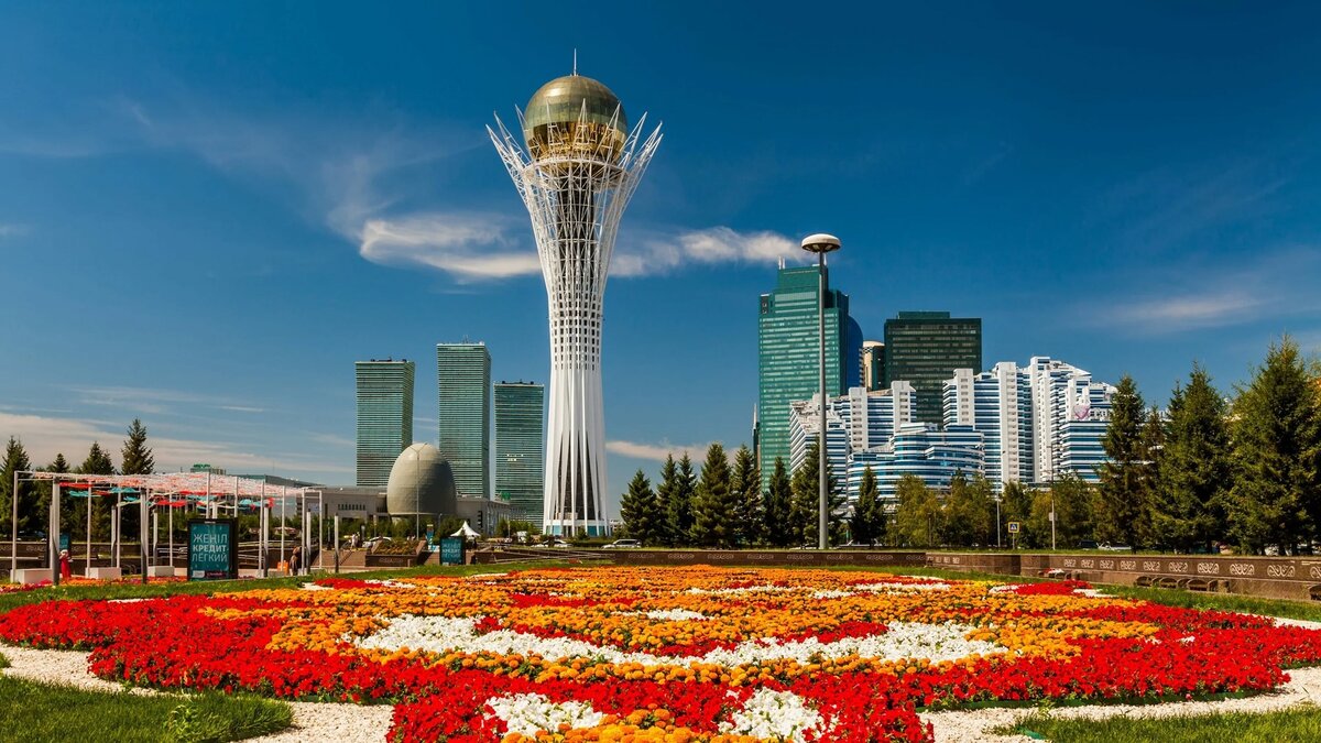 Places in kazakhstan. Байтерек. Казахстан. Казахстан достопримечательности. Байтерек фото.