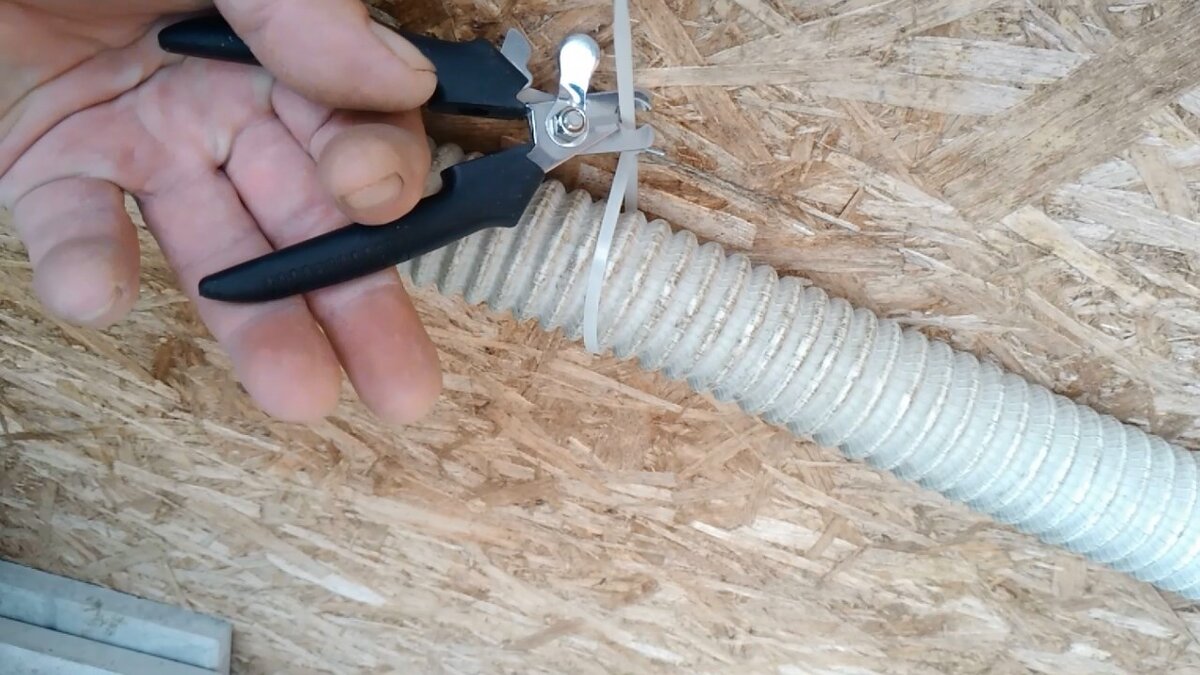 Повязка на голову бинтом. Крепежи для качели с цепями. Закрепило что делать. Плинтус деревянный напольный монтаж. Закрепило что делать.