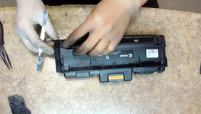 Фото 22. Засыпаем тонер в картридж