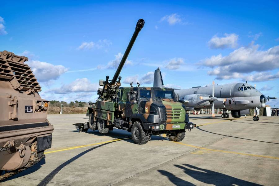 Самоходная гаубица Caesar на военной базе во Франции - Фото: Pool/ABACA/TASS