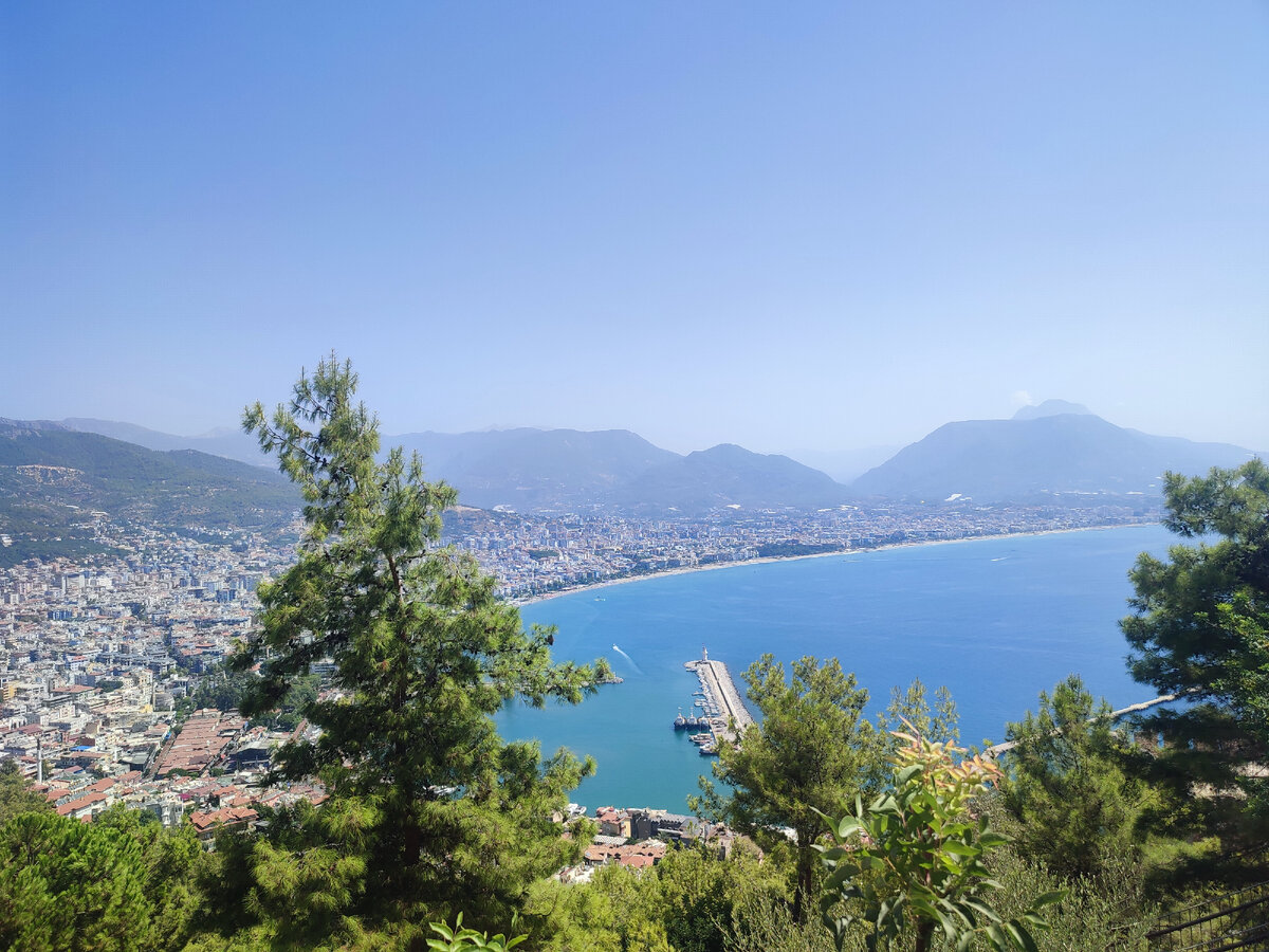 Личный архив. Вид на маяк и порт