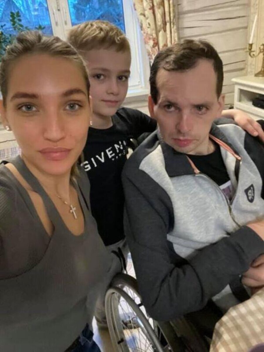    Алексей Янин с семьей