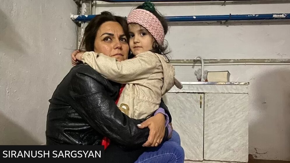 Эти мать и дочь входят в число тысяч этнических армян, ставших жертвами капитуляции карабахских войск Азербайджана.