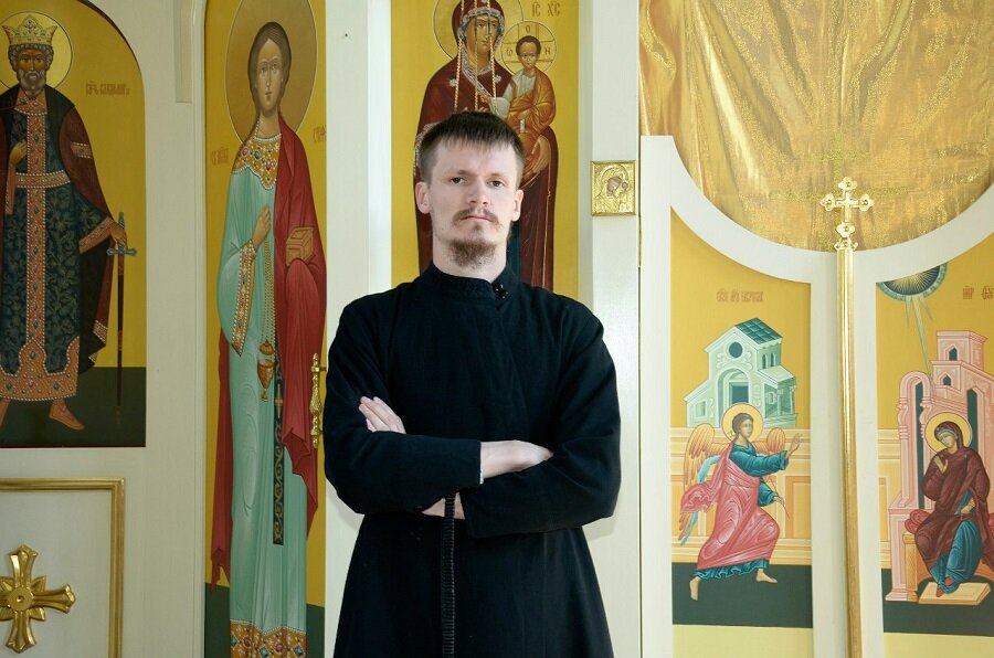 Cтароста  Успенской единоверческой общины Симбирска, директор Симбирского  епархиального Центра древнерусской богослужебной традиции Владимир  Басенков