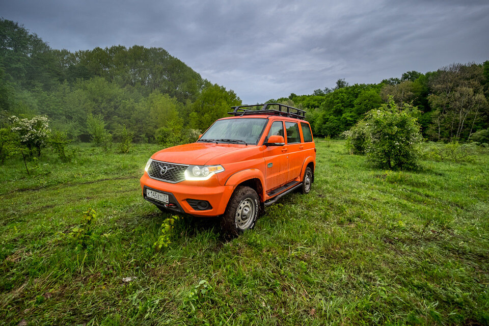 Кто-то скажет, что это цвет Экспедиции-трофи, но изначально это цвет Land Rover G4 Challenge