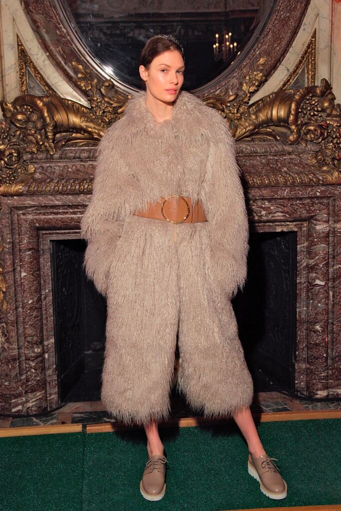 фото: elle.ru/moda/novosty/stella-makkartni-predstavila-novuyu-osennyuyu-kollektsiyu/ 