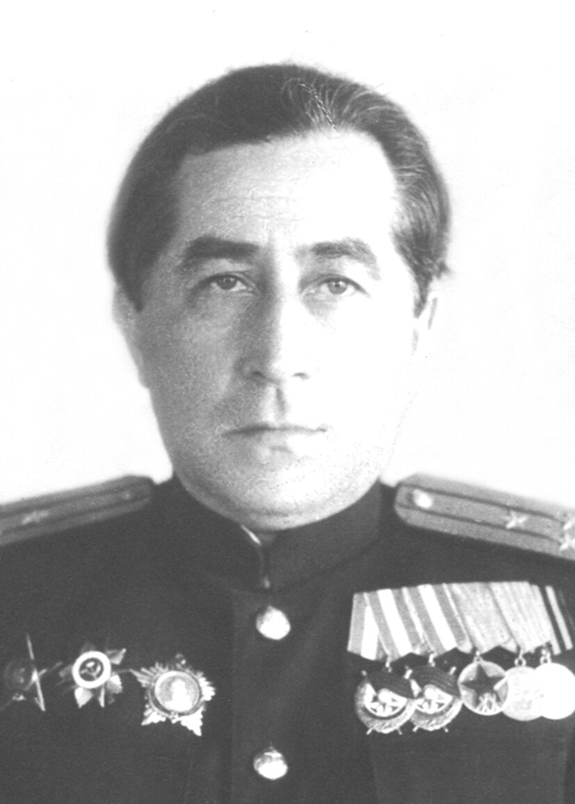 Э.И. Лазо - в 1941 году командир Шхерного отряда Краснознаменного Балтийского флота. На фото в звании капитана 1 ранга