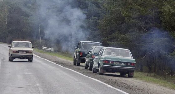 Всем автолюбителям большой привет!  Вы на моём канале “АвтоСтиль”, тут ежедневно выходит новая информация, читайте прошлые и ждите новые статьи, а мы начинам!  На всех дорогах есть обочины.-2