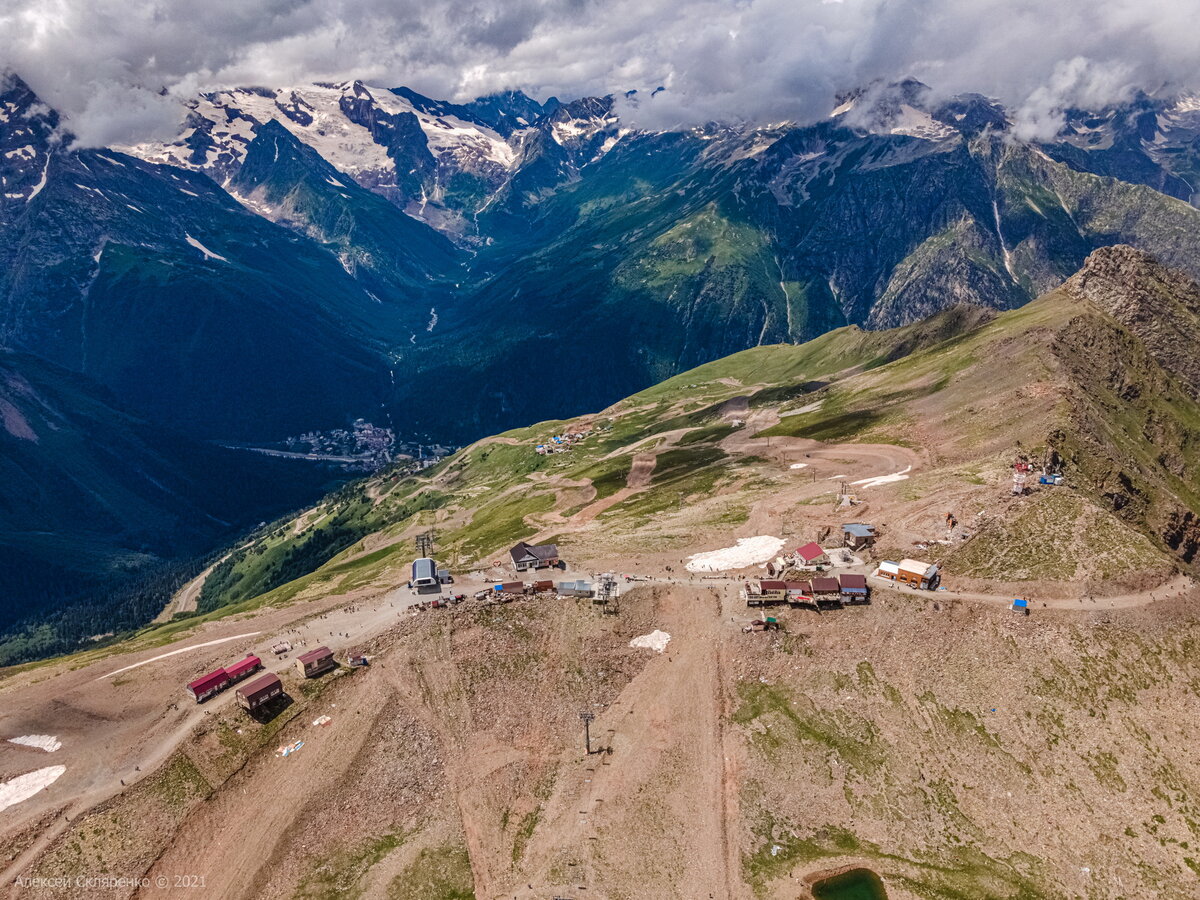 Полёт над верхней станцией. 