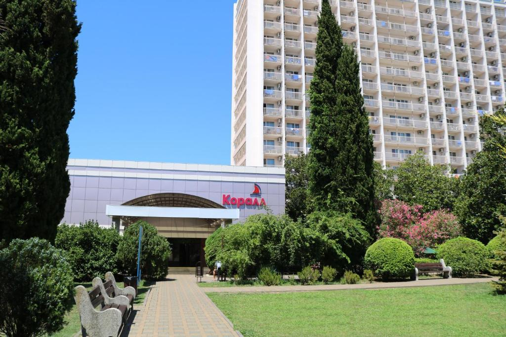 фото https://www.booking.com/hotel/ru/korall-adlerkurort.ru.html?