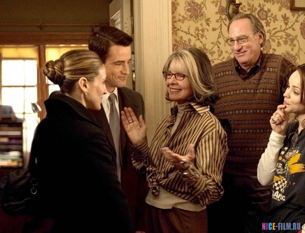 Момент знакомства. Эми Адамс в роли вредной дочки.