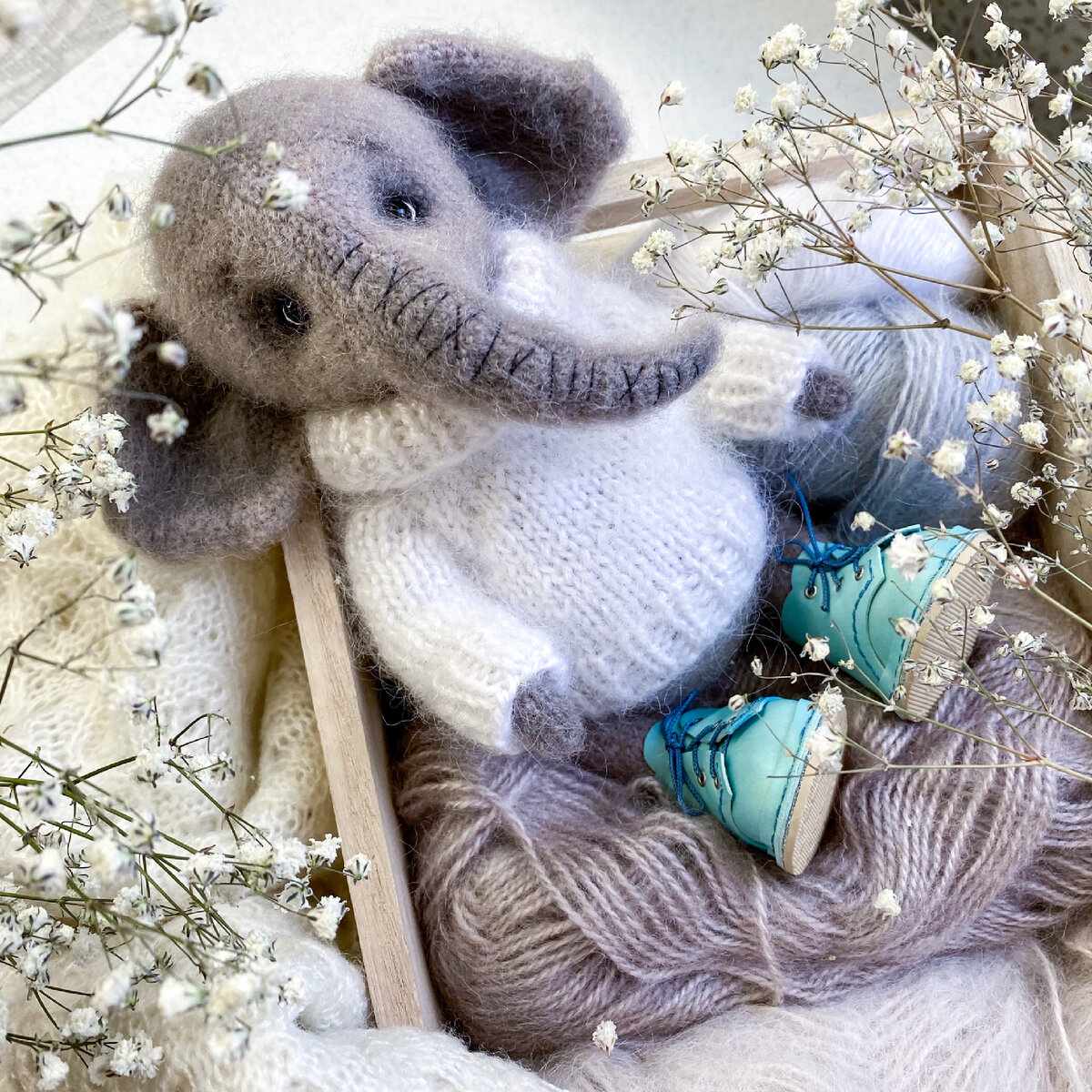 Это Пломбир. Мой самый первый слон.