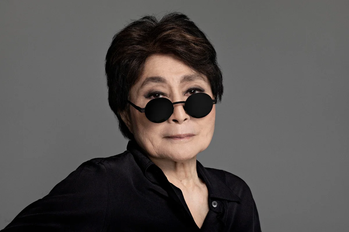 Йоко Оно – помимо всего прочего является официальным представителем интересов Джона Леннона и наследником всех его прав