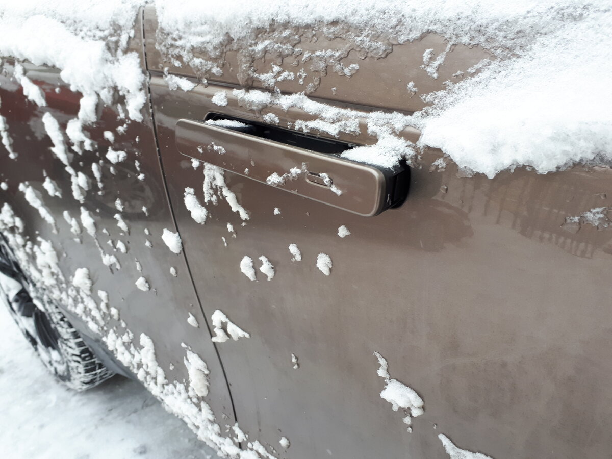 Результат на фото. Оттопыренные ручки как на передней двери...